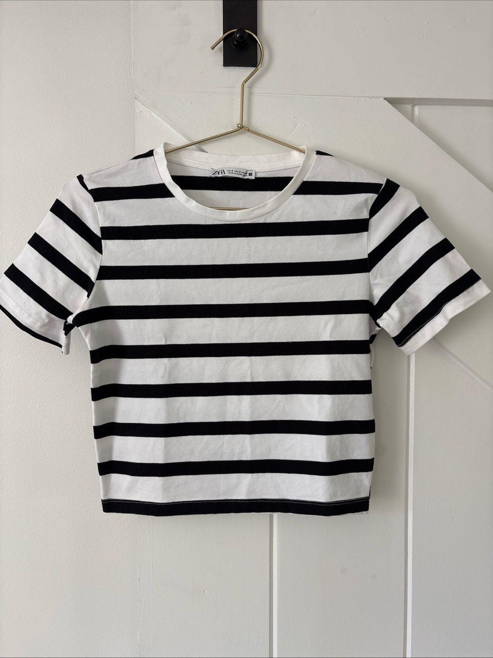 Zara Women’s Black White Striped Cropped Short Sleeve T-Shirt Size Small Casual